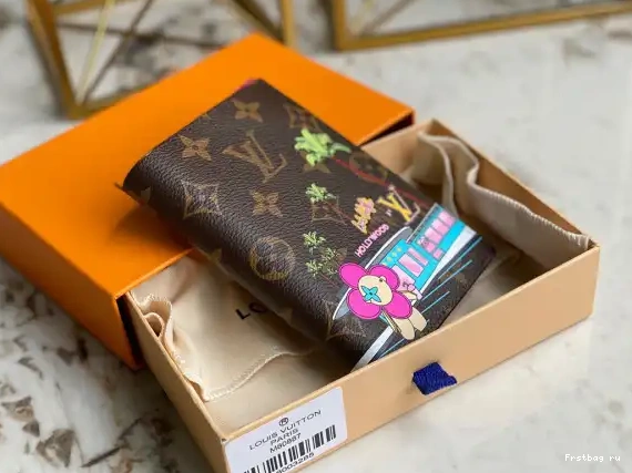 First bag ru PASSPORT COVER LOUIS VUITTON 0615